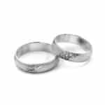 Obrączka półokrągła zdobiona z białego złota *5mm