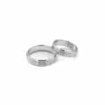 Obrączka płaska zdobiona z białego złota *5mm - obrazek 3
