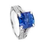 Pierścionek z białego złota z szafirem