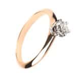 Pierścionek z różowego złota z brylantem