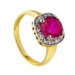 Pierścionek ze złota z rubinem